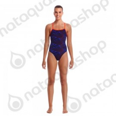 HUGO WEAVE - SI WOMAN - photo 1